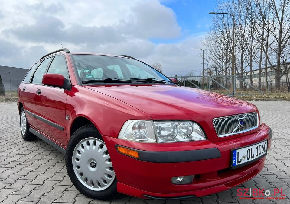 2000' Volvo V40 photo #1