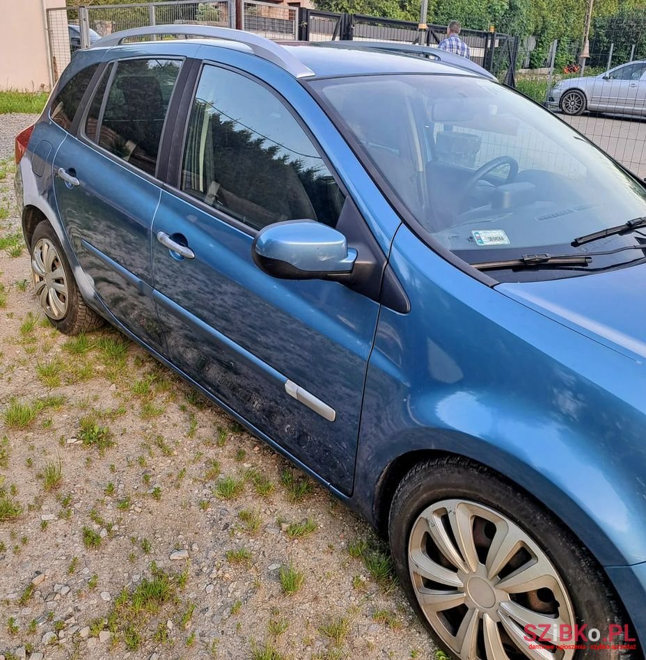 2010' Renault Clio 1.5 Dci Alize photo #4