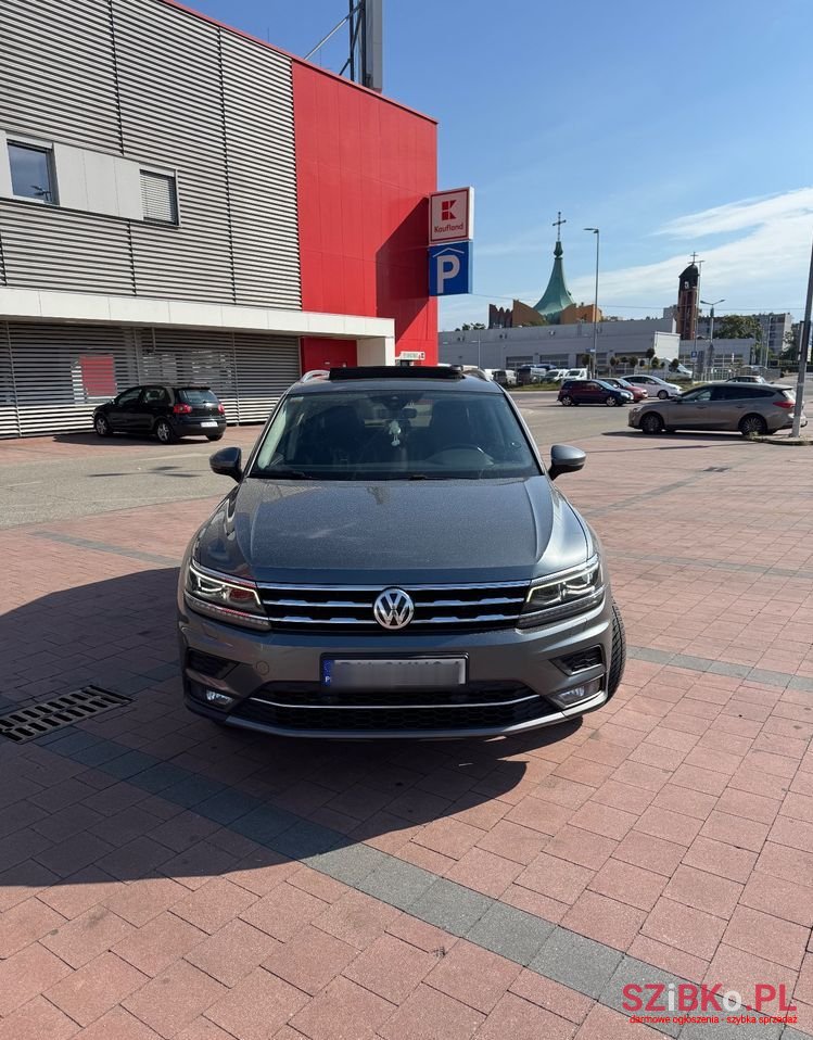 2018' Volkswagen Tiguan Allspace photo #1