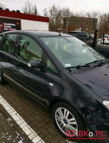 2004' Ford Focus photo #1