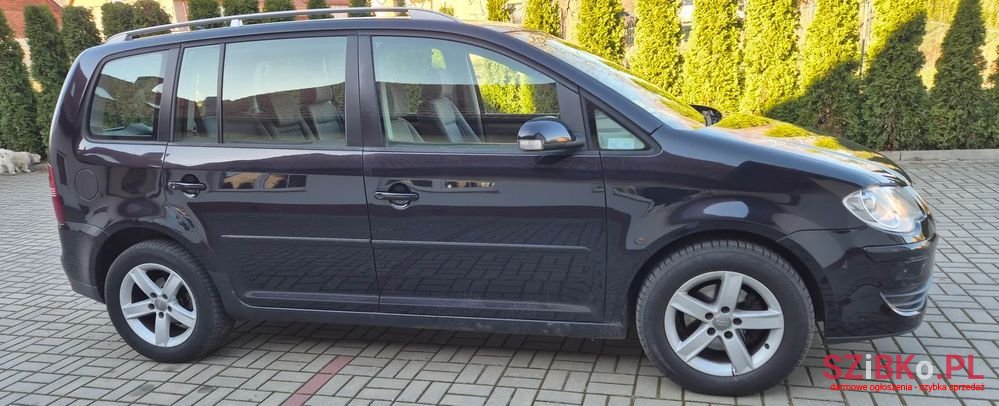 2006' Volkswagen Touran photo #3