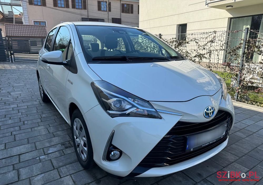 2018' Toyota Yaris photo #2