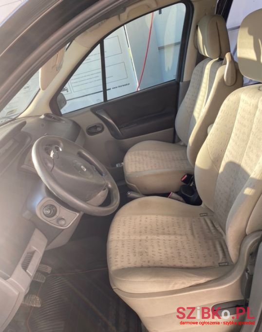 2006' Renault Scenic photo #6