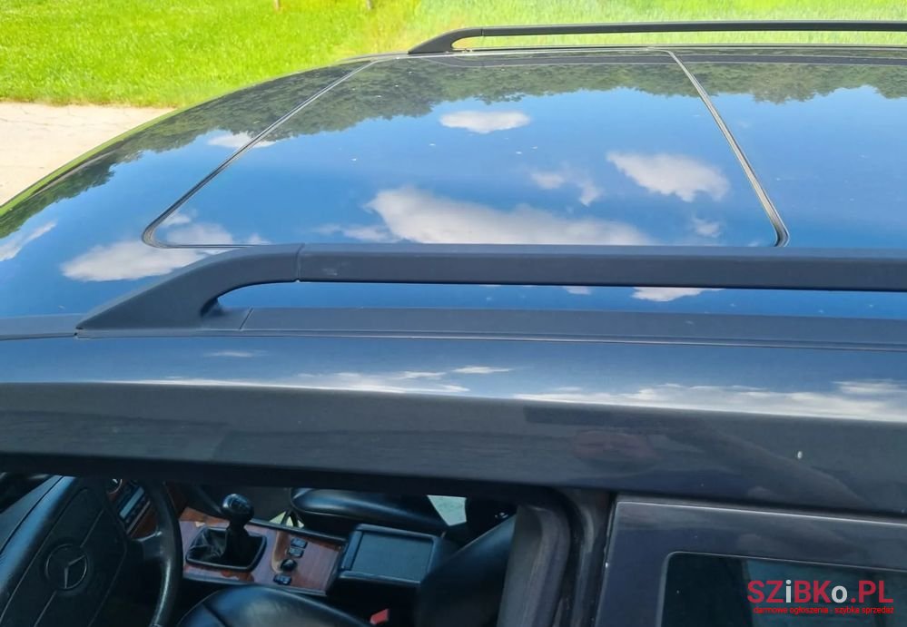 1994' Mercedes-Benz E-Class 220 T photo #5