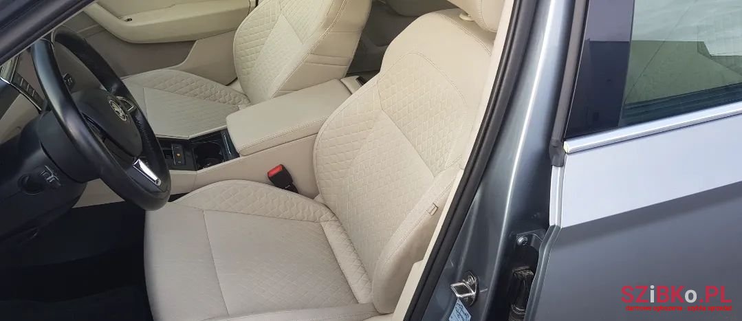 2016' Skoda Superb photo #5