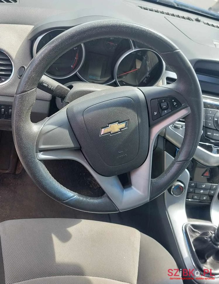 2009' Chevrolet Cruze 1.6 Ls photo #2