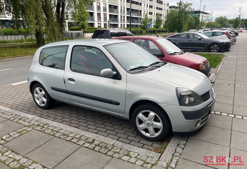 2003' Renault Clio 1.2 16V Alize photo #3