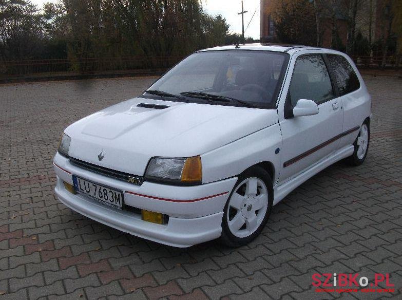 1992' Renault Clio photo #1