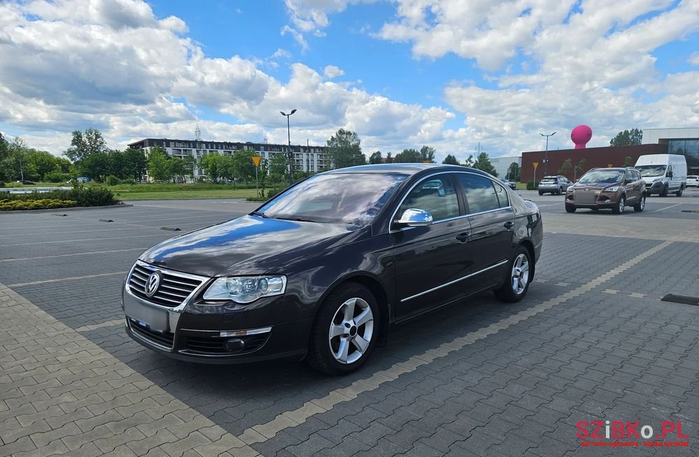2006' Volkswagen Passat photo #1