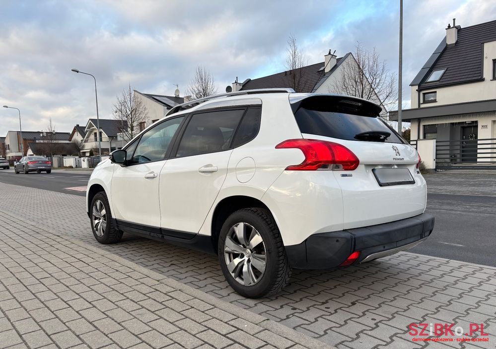 2016' Peugeot 2008 1.2 Pure Tech Style photo #4
