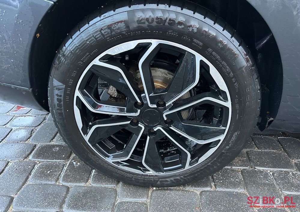 2012' Renault Fluence photo #4