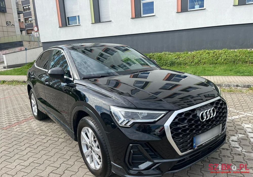 2023' Audi Q3 photo #3