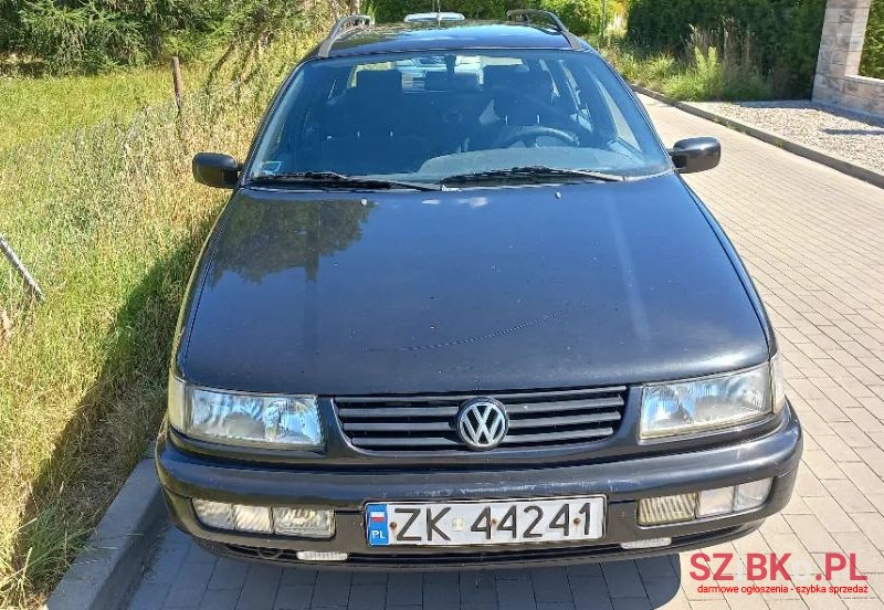 1995' Volkswagen Passat photo #2