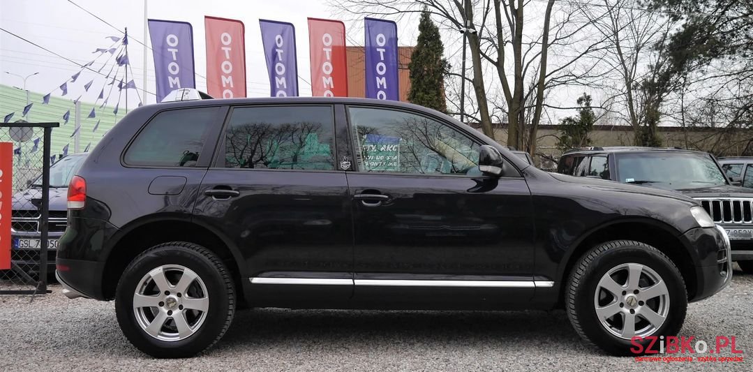 2005' Volkswagen Touareg photo #6