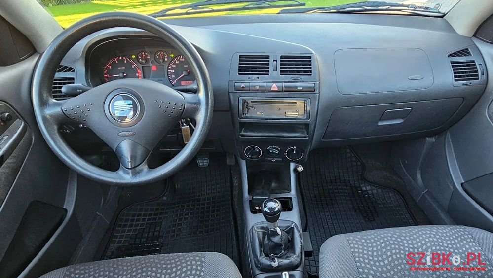 2002' SEAT Cordoba photo #4