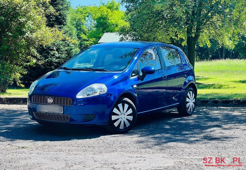 2009' Fiat Grande Punto 1.4 8V photo #2