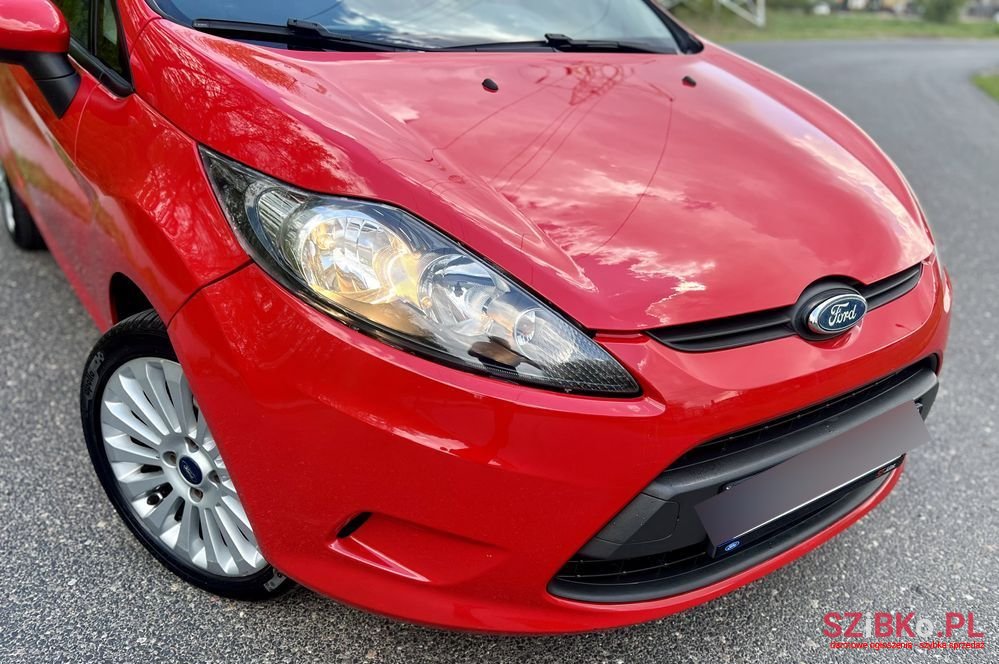 2010' Ford Fiesta photo #3