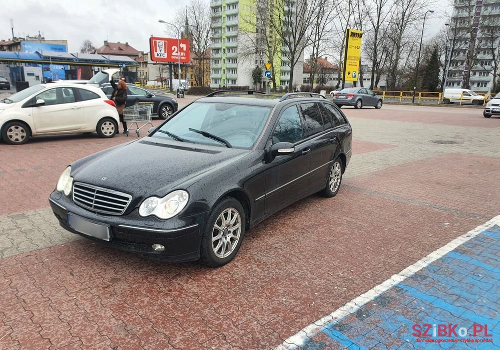 2004' Mercedes-Benz C-Class photo #2