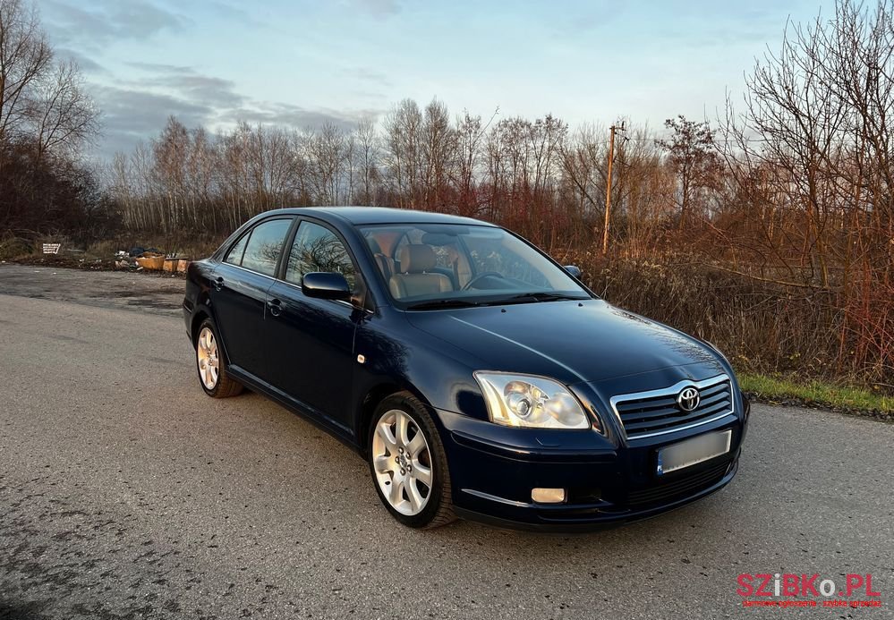 2003' Toyota Avensis 2.0 Vvt-I Executive photo #2