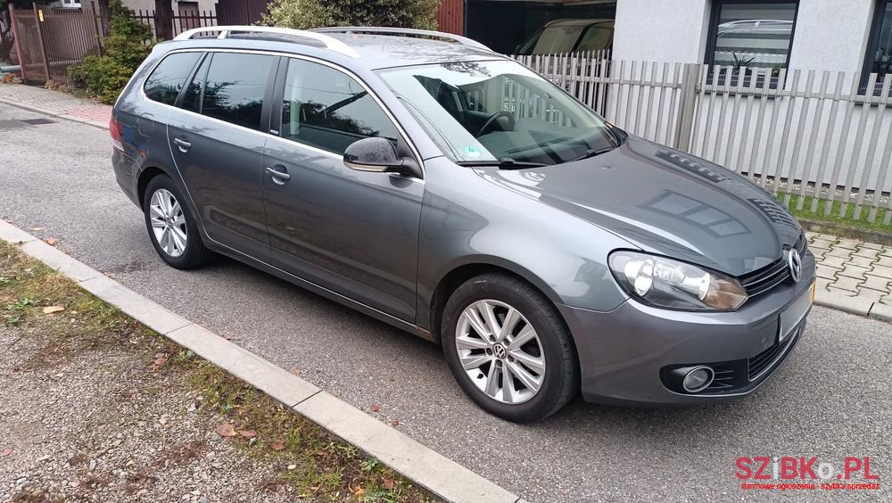 2011' Volkswagen Golf photo #3