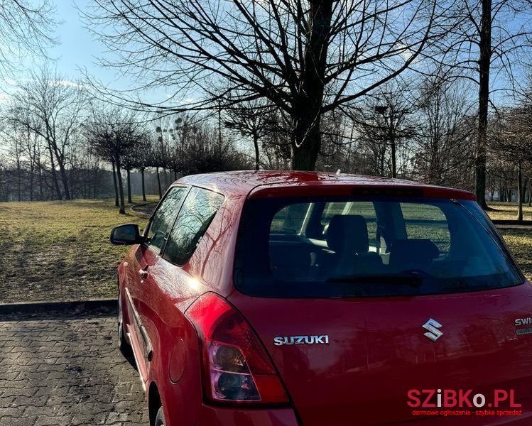 2009' Suzuki Swift photo #4