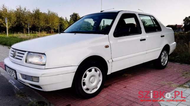 1997' Volkswagen Vento photo #1