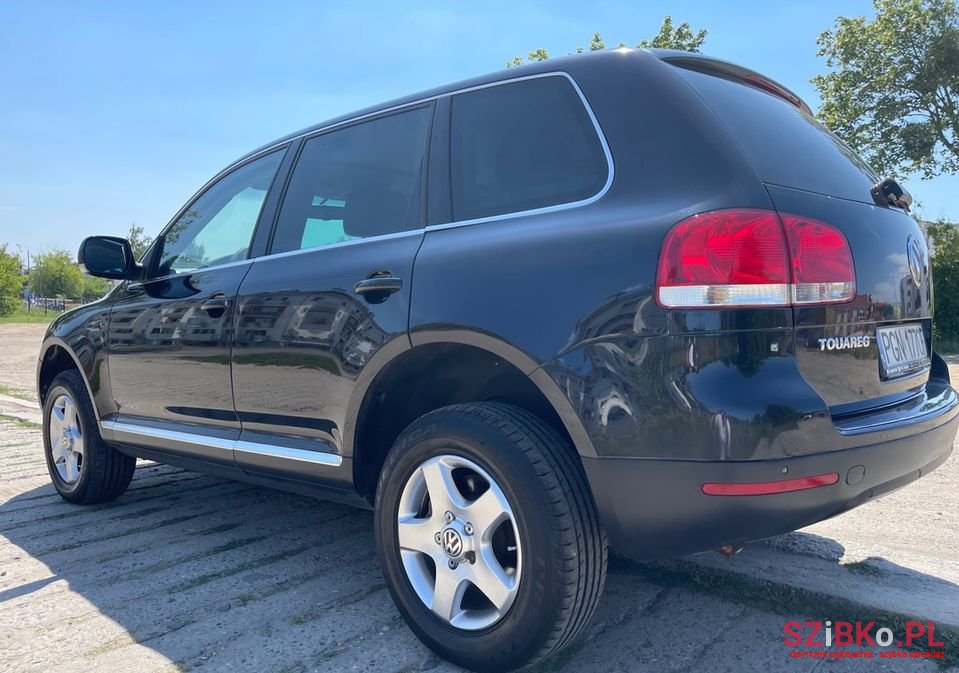 2005' Volkswagen Touareg photo #5