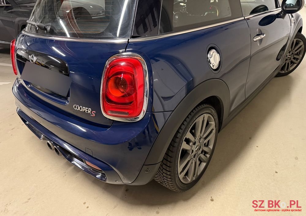 2016' MINI Cooper S Seven photo #3