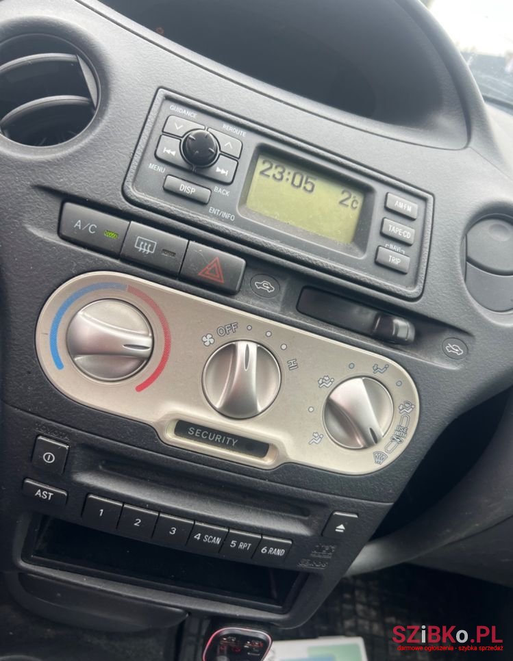 2004' Toyota Yaris photo #5
