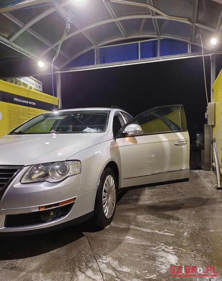 2008' Volkswagen Passat photo #4