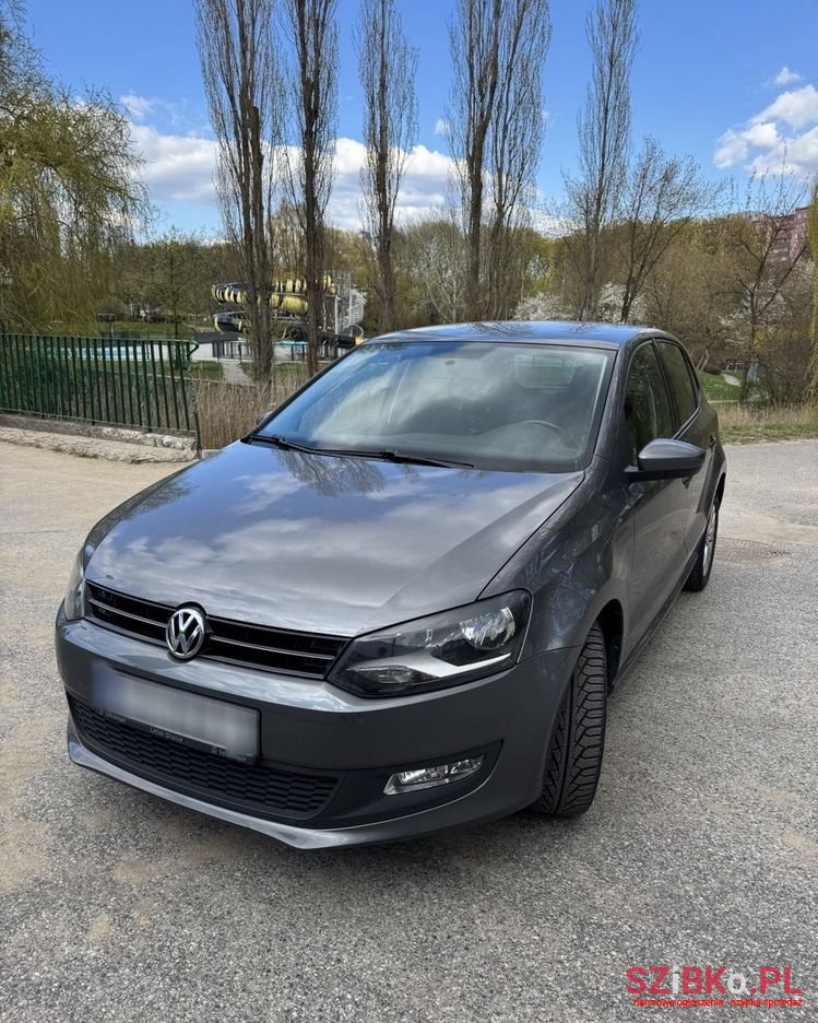 2014' Volkswagen Polo photo #2