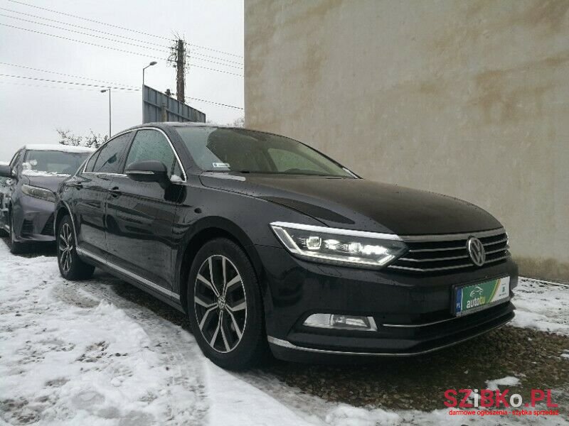 2016' Volkswagen Passat photo #1