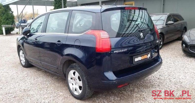 2010' Peugeot 5008 photo #3