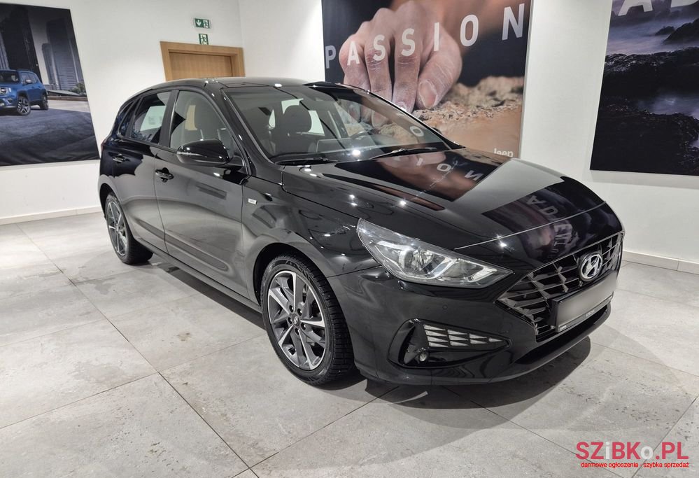 2022' Hyundai i30 1.0 T-Gdi Premium photo #3