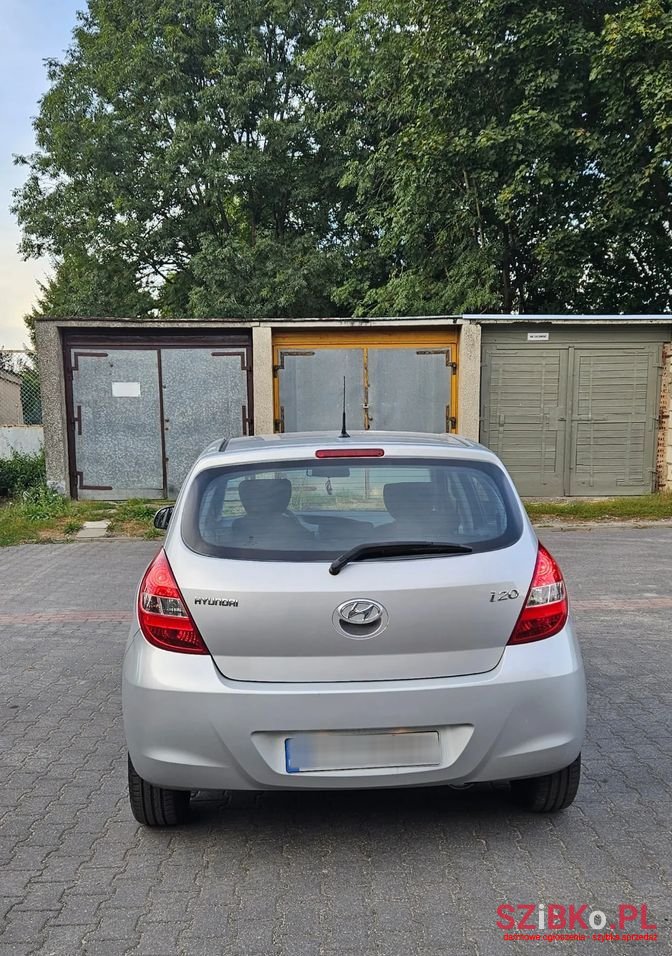 2009' Hyundai i20 1.25 Comfort photo #4