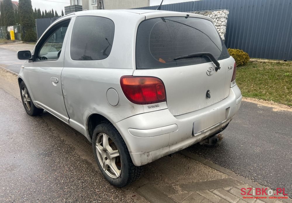 2004' Toyota Yaris photo #3