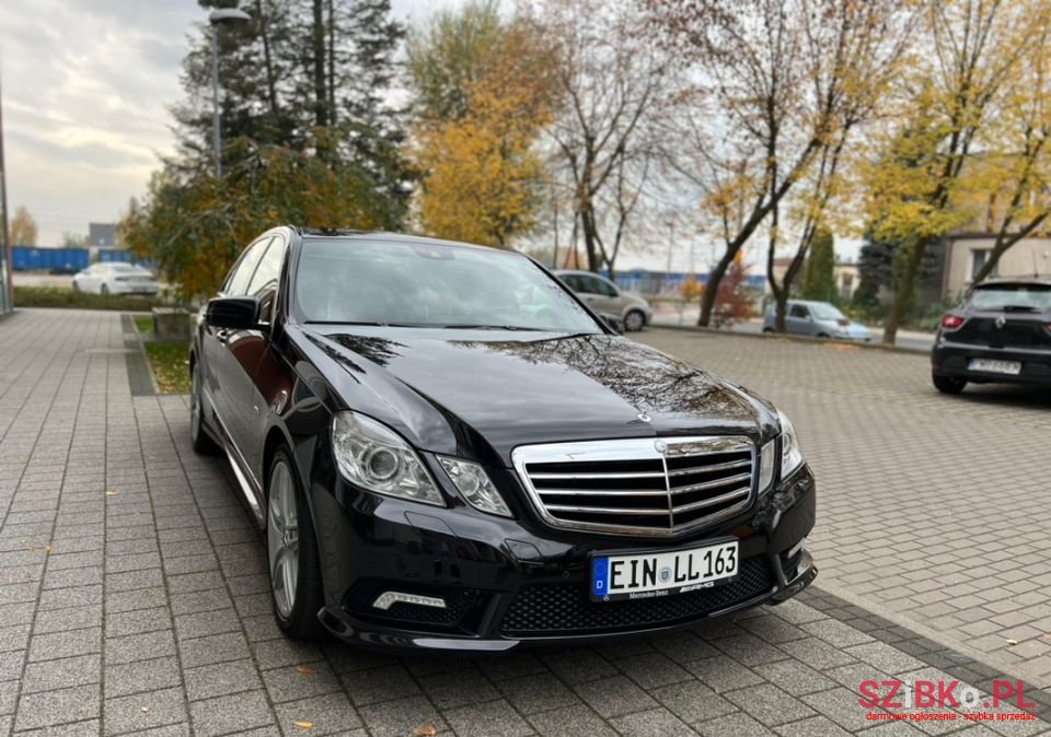 2011' Mercedes-Benz Klasa E photo #2