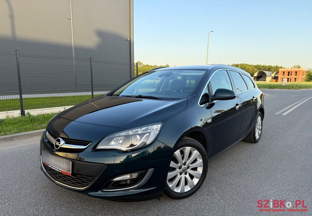 2015' Opel Astra 1.4 T Cosmo photo #1