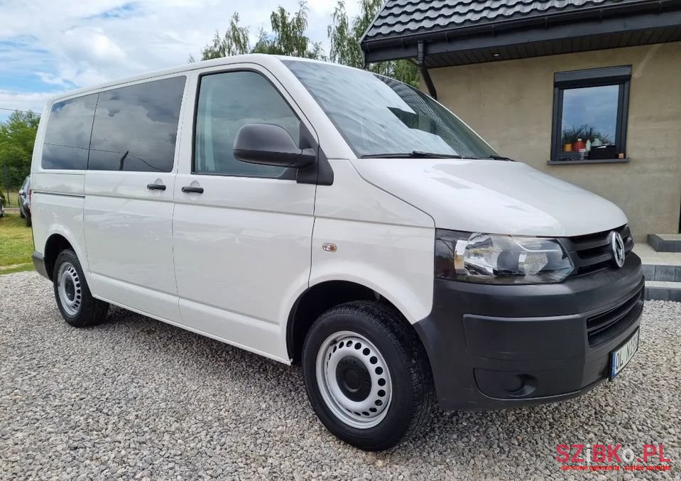 2015' Volkswagen Transporter photo #5