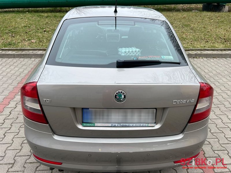 2010' Skoda Octavia 1.9 Tdi Elegance photo #6
