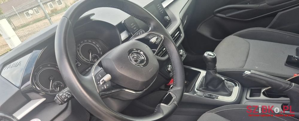 2021' Skoda Fabia photo #2