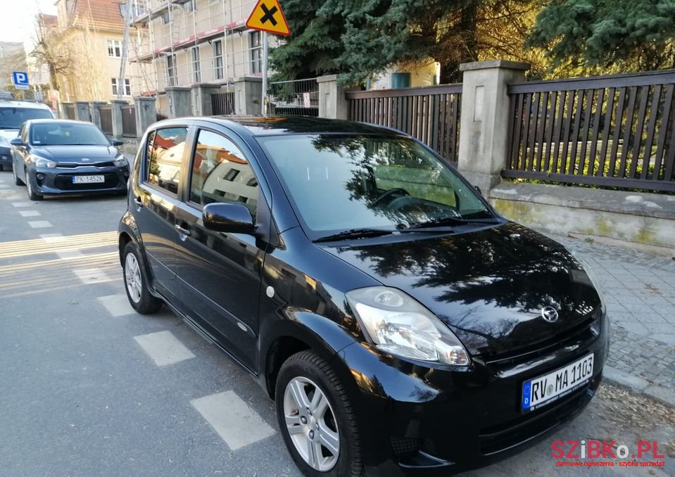2009' Daihatsu Sirion photo #1