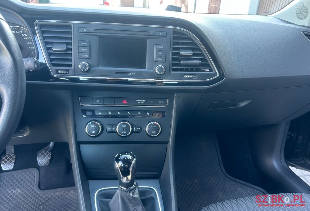 2012' SEAT Leon photo #5