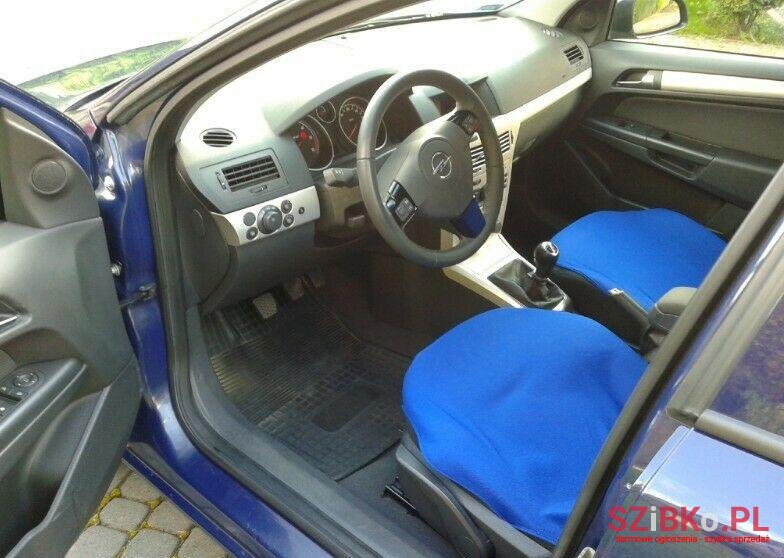 2007' Opel Astra photo #1