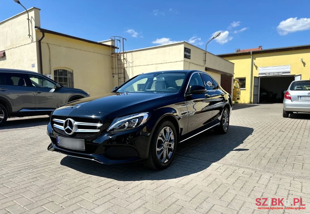 2017' Mercedes-Benz C-Class 160 9G-Tronic photo #4