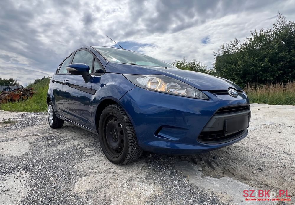 2010' Ford Fiesta photo #3