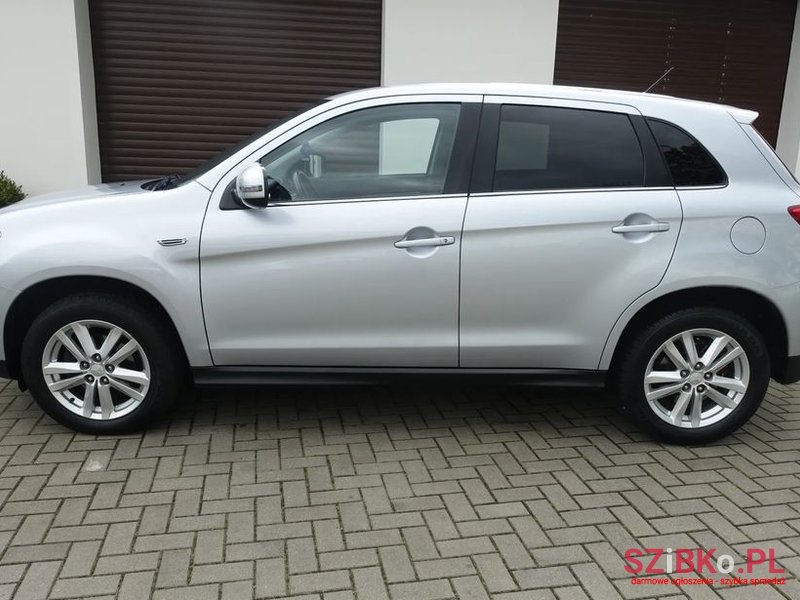 2014' Mitsubishi ASX photo #2