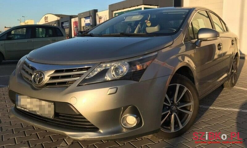 2012' Toyota Avensis photo #2