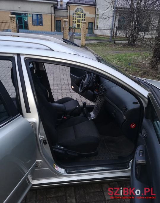 2007' Toyota Avensis photo #5