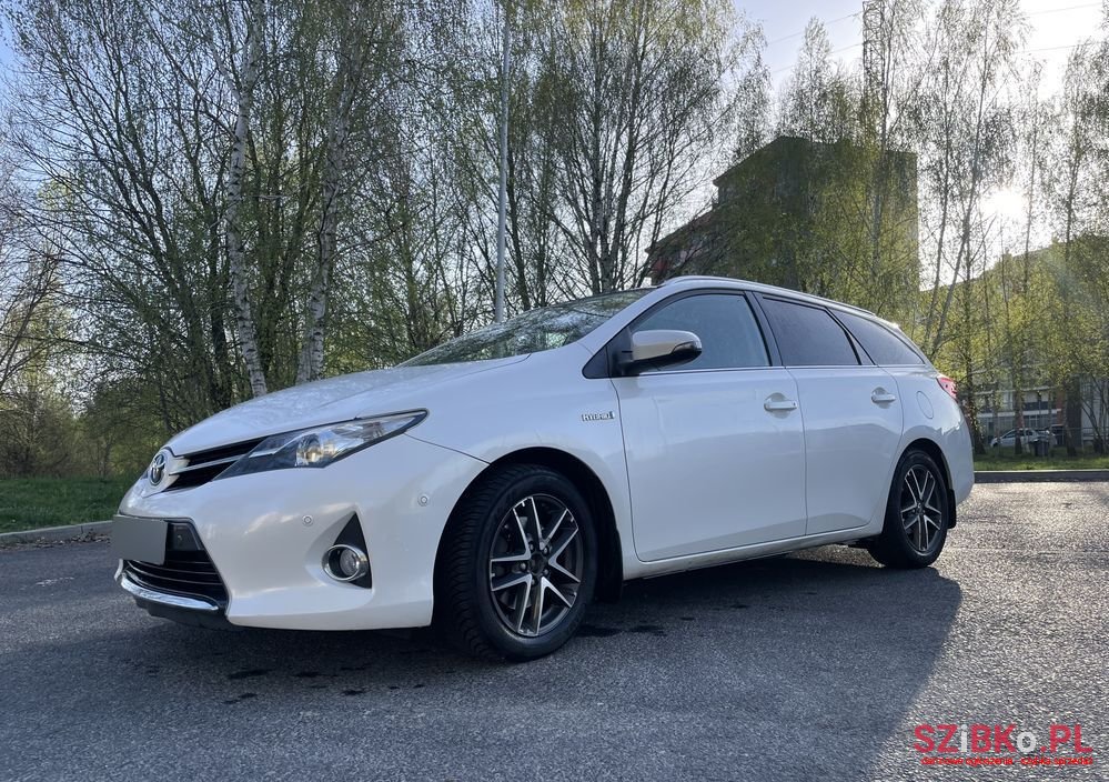 2014' Toyota Auris photo #1